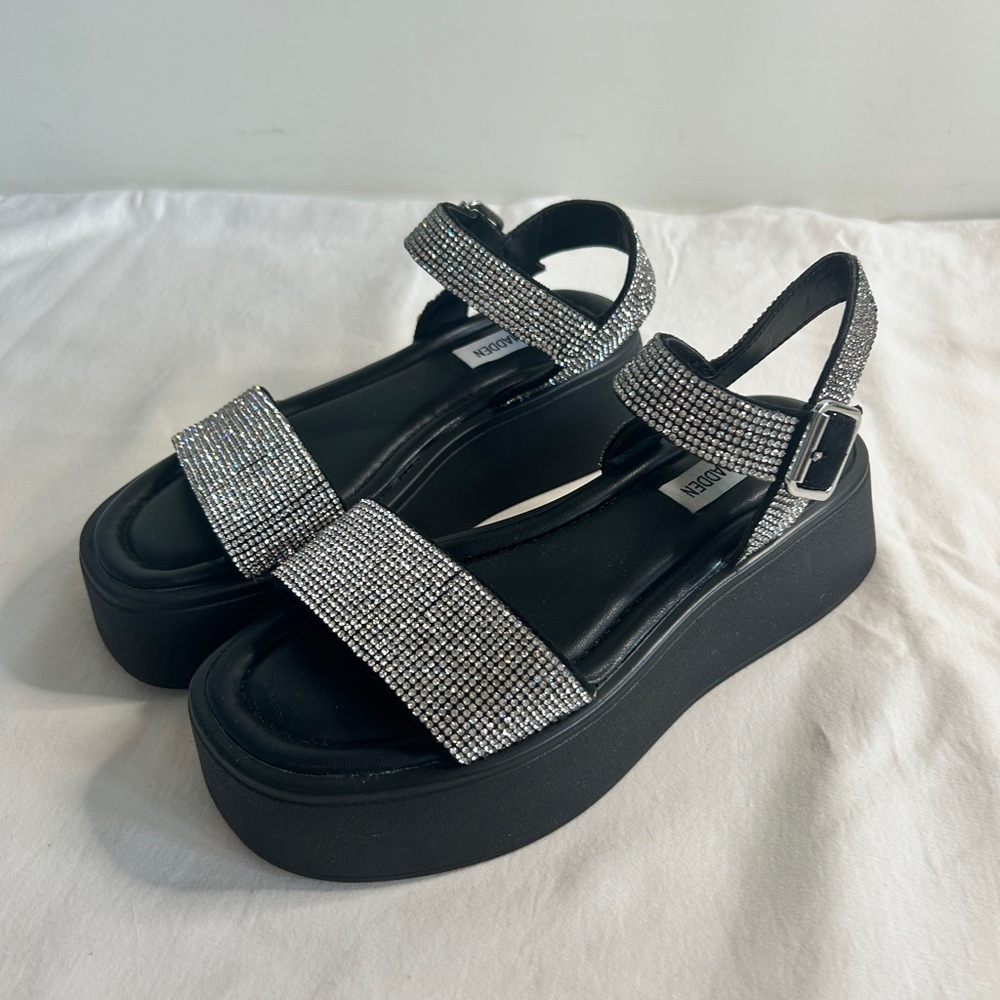 Steve Madden Black Platform Sandal w/ Rhinestone Size 6